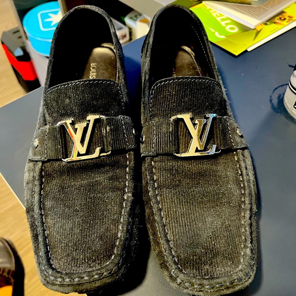 Louis Vuitton Navy Blue size 12 no box used